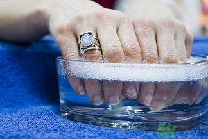 指甲油為什么容易掉？指甲油怎么涂不容易掉？