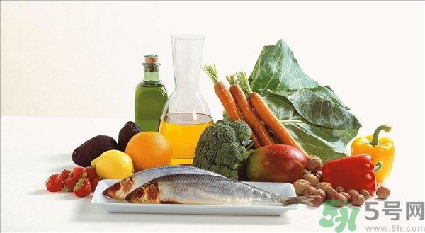 發(fā)燒能吃水蜜桃嗎？發(fā)燒吃水蜜桃好嗎？