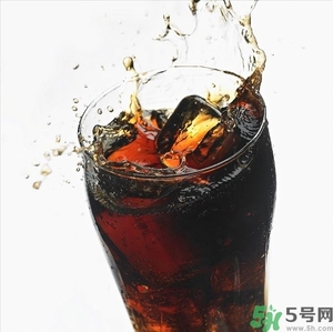 可樂第二天還可以喝嗎？隔夜的碳酸飲料可以喝嗎？