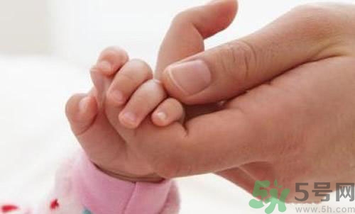 小孩指甲軟是怎么回事？小孩指甲軟怎么辦？