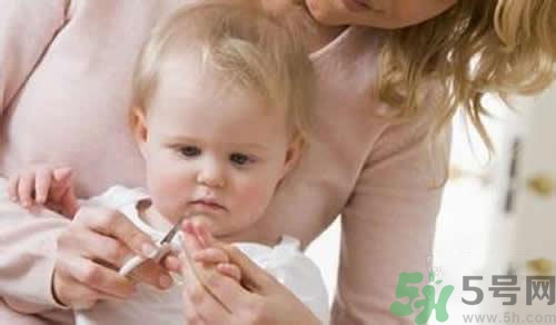 小孩指甲軟是怎么回事？小孩指甲軟怎么辦？