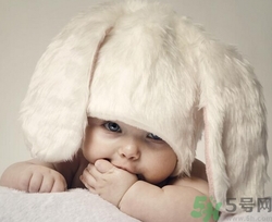 寶寶可以剪指甲嗎？寶寶多大可以剪指甲？