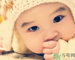 小孩指甲發(fā)白是怎么回事？小孩指甲發(fā)白怎么辦？