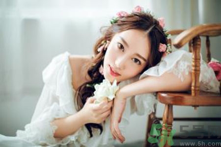 額頭上的痘痘一直好不了是什么原因？額頭上的痘痘一直好不了怎么辦？