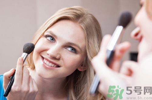 脫妝是什么原因？什么情況下容易脫妝？