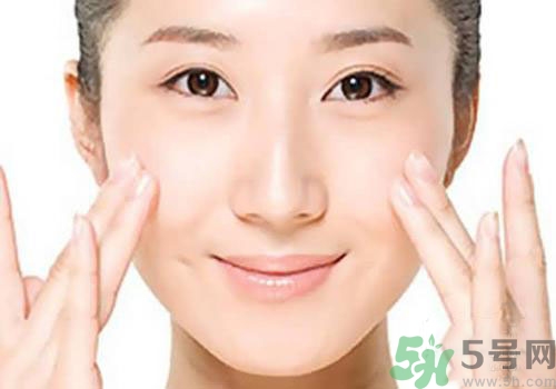 卸妝油怎么用？卸妝油的正確使用方法