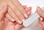 指甲容易斷是怎么回事？指甲容易斷怎么辦？
