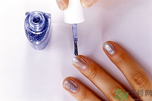 指甲油是什么做的？指甲油的成分是什么？