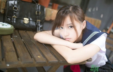 15歲月經推遲二個月正常嗎？15歲兩個月沒來月經是怎么回事？