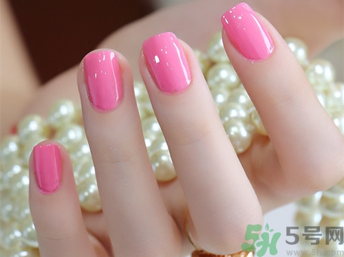 指甲油會腐蝕指甲嗎?指甲被指甲油腐蝕怎么辦 指甲油會腐蝕指甲嗎?指甲被指甲油腐蝕怎么辦