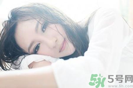 乳暈大是什么原因？乳暈大正常嗎？