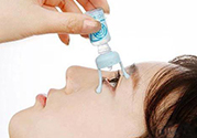 眼藥水一天滴多少次？眼藥水一次滴多少滴？