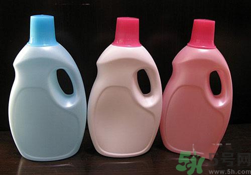 洗衣粉和洗衣液哪個(gè)好？洗衣粉和洗衣液哪個(gè)更傷手？