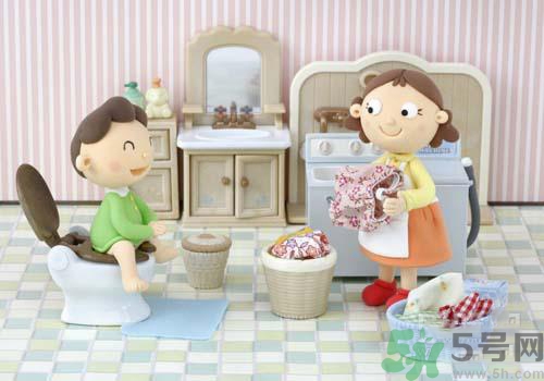 用洗衣粉手發(fā)熱是怎么回事？洗衣粉傷手怎么辦？