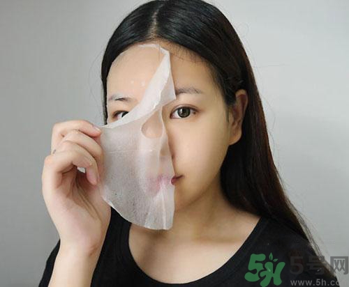 敷面膜前要用爽膚水嗎？敷面膜前要不要用爽膚水？