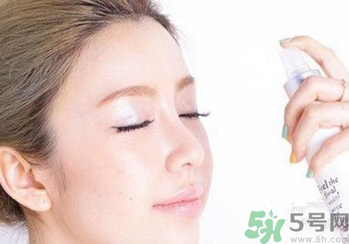 保濕噴霧怎么用？保濕噴霧的正確使用方法