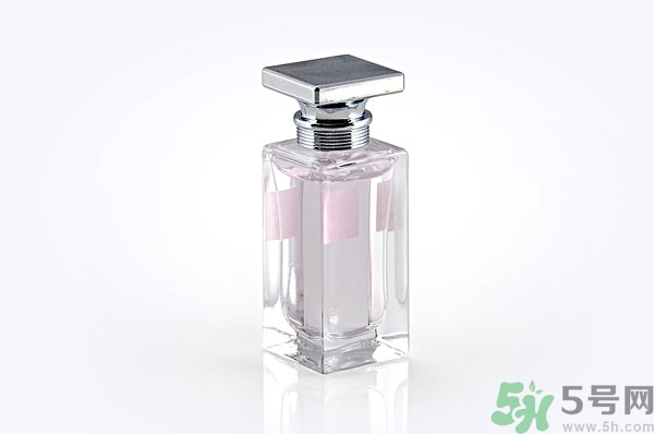 噴香水會導(dǎo)致不孕嗎？香水會影響生育嗎？