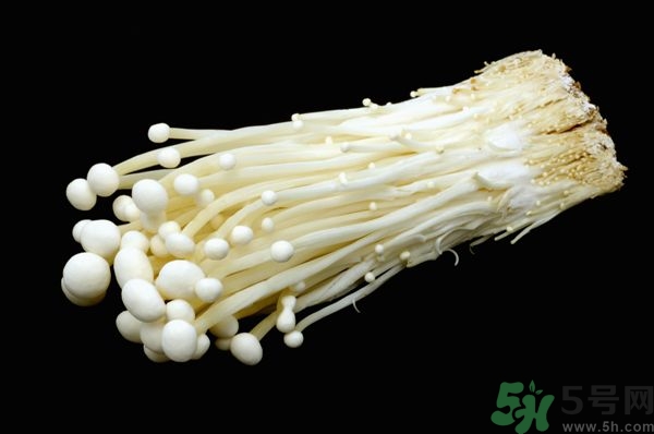 金針菇發(fā)霉了能吃嗎？金針菇長白毛還能吃嗎？