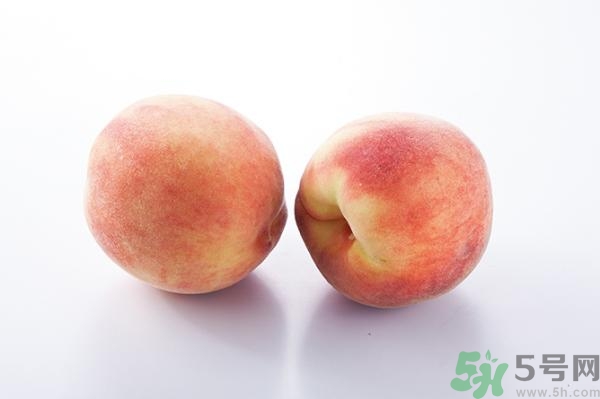 變軟的桃子能吃嗎？桃子軟了還能吃嗎？