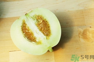 香瓜有酒味能吃嗎？香瓜有酒味吃了會(huì)怎樣？