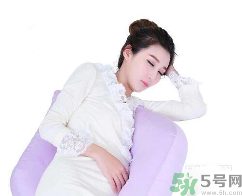 側(cè)睡流口水是怎么回事？側(cè)著身子睡流口水怎么辦？