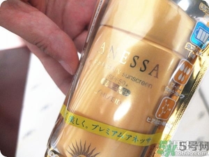 安耐曬為什么那么??？安耐曬是水狀液體的嗎？