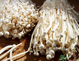 致癌金針菇怎么鑒別？如何選購金針菇？