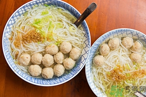 米線和米粉有什么區(qū)別？米粉要泡多久才能炒？