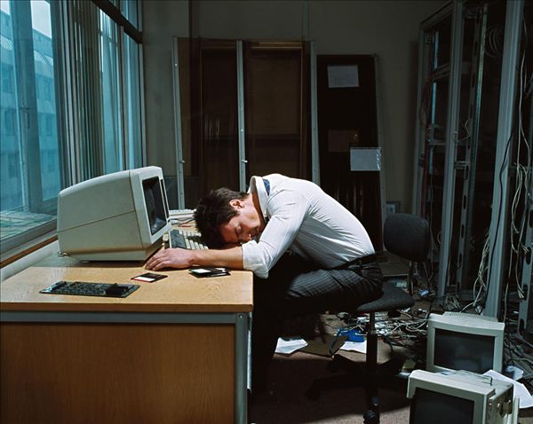 睡眠不足頭痛是什么原因？睡眠不足想吐怎么辦