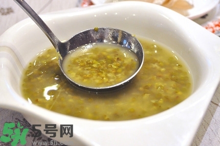 夏天喝綠豆湯好嗎？夏天喝綠豆湯好不好？