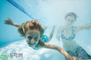 游泳對嬰兒有什么好處？游泳對寶寶有什么好處？