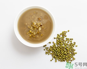 中暑喝鹽水有用嗎？中暑可以喝牛奶嗎？