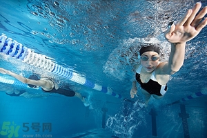 游完泳身上癢怎么回事？游泳完身上癢該怎么辦？