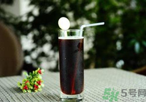 雪碧和可樂哪個(gè)對(duì)身體的危害更大？雪碧和可樂哪個(gè)好？