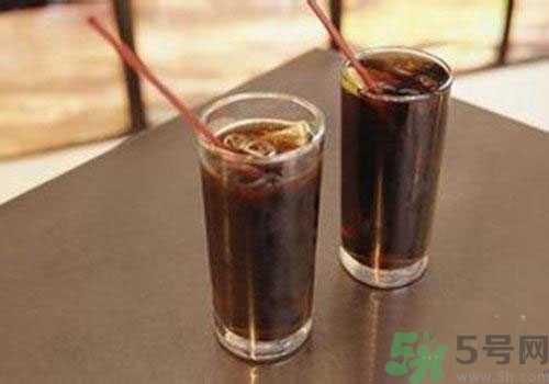 雪碧和可樂哪個(gè)對(duì)身體的危害更大？雪碧和可樂哪個(gè)好？