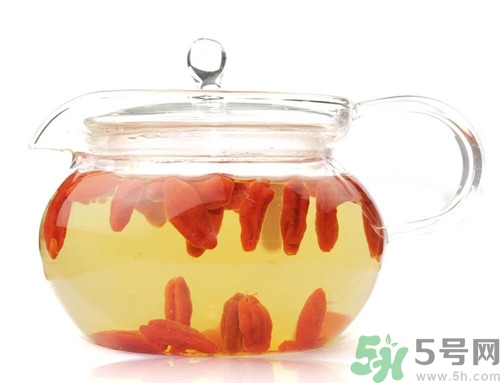 枸杞泡酒的比例是多少?枸杞泡酒多長時(shí)間可以喝 枸杞泡酒的比例是多少?枸杞泡酒多長時(shí)間可以喝