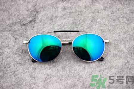 戴墨鏡看得見(jiàn)紅綠燈嗎？墨鏡怎么看紅綠燈？