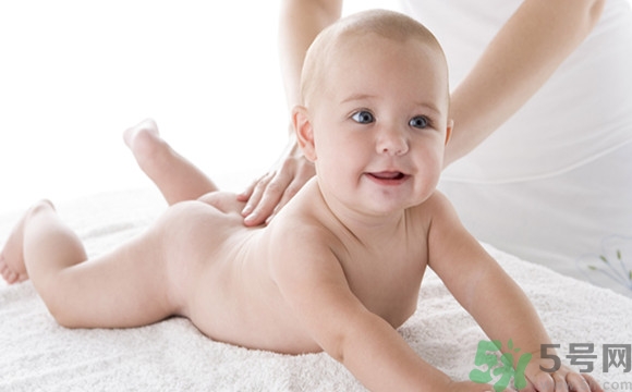 寶寶積食發(fā)燒會(huì)反復(fù)嗎?寶寶積食發(fā)燒吃什么藥