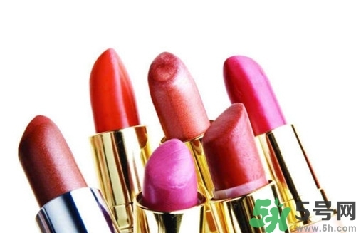 口紅出汗了還能用嗎?口紅出汗是什么原因 口紅出汗了還能用嗎?口紅出汗是什么原因