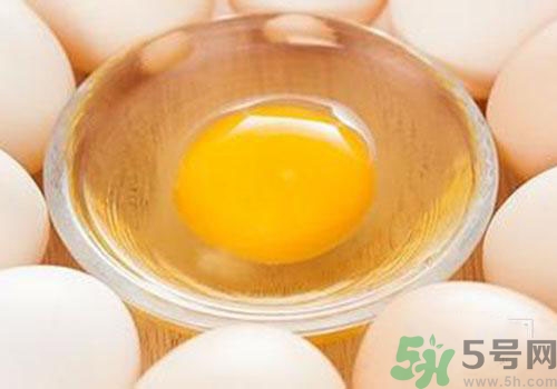 蛋黃和蛋白哪個(gè)更有營(yíng)養(yǎng)？吃蛋黃有什么好處？