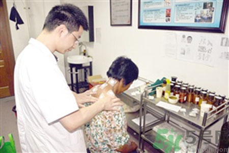 三伏貼可以去濕氣嗎？三伏貼去濕氣貼哪里？