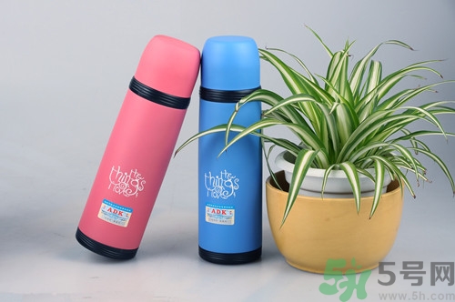 保溫杯可以泡茶嗎?保溫杯泡茶的危害和注意事項 保溫杯可以泡茶嗎?保溫杯泡茶的危害和注意事項