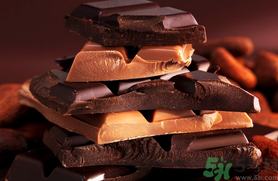 巧克力可以和豆?jié){一起吃嗎?巧克力能和豆?jié){同吃嗎? 巧克力可以和豆?jié){一起吃嗎?巧克力能和豆?jié){同吃嗎?