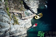 蹦極可以兩個人一起跳嗎？蹦極需要注意什么？