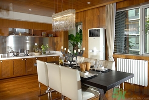 空調(diào)房空氣干燥怎么辦？空調(diào)房里放盆水有用嗎？