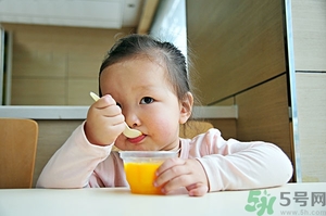 果凍粉是什么？果凍粉怎么做果凍？