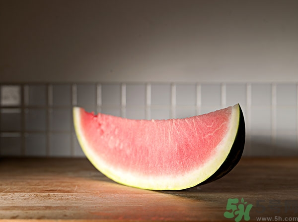 西瓜沒熟透可以吃嗎？西瓜不好吃怎么做好吃？