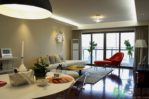 空調(diào)房空氣干燥怎么辦？空調(diào)房里放盆水有用嗎？