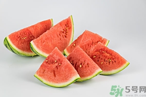 西瓜沒熟透可以吃嗎？西瓜不好吃怎么做好吃？