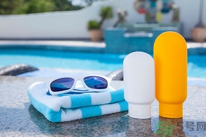 防曬霜會(huì)堵塞毛孔嗎？防曬霜需要卸妝嗎？